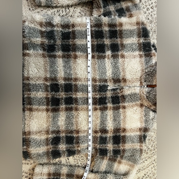 Thread and Supply Cropped Fluffy Quarter Zip Sweatshirt - Picture 6 of 7